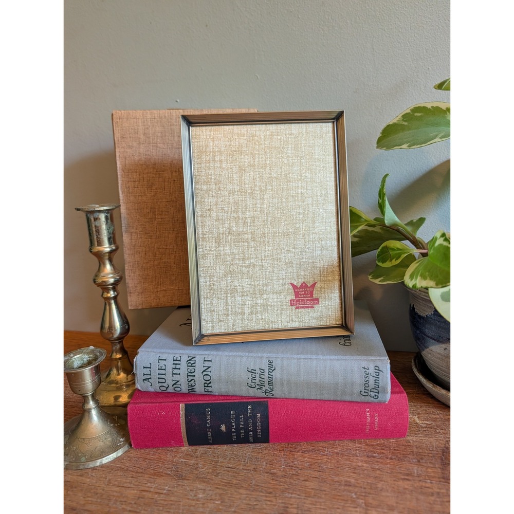 Vintage Heirloom 5x7 Picture Frame Oxidized Gold Metal Ribbed Mid Century